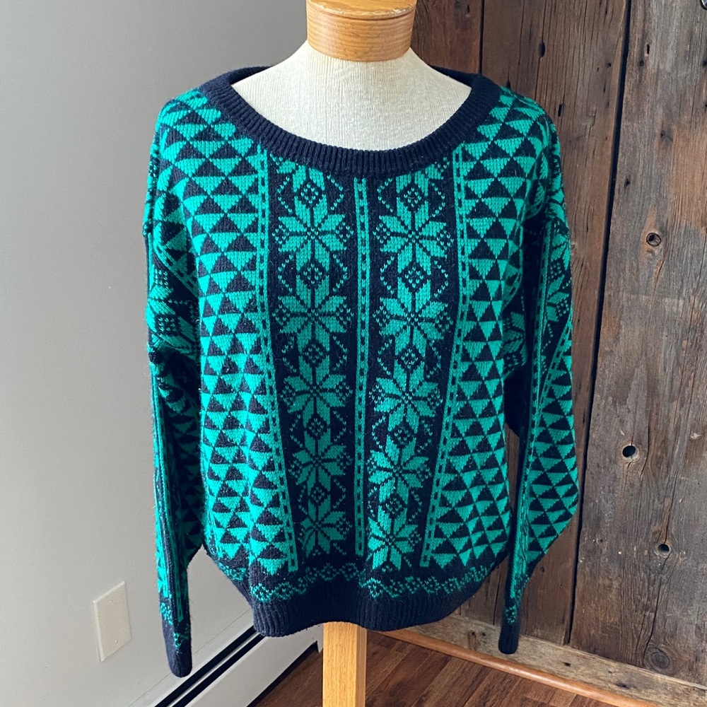 Vintage 80’s Christmas winter sweater green black snowflakes ugly Sweater Sz M